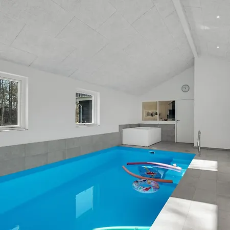 בית נופש Amazing In With Indoor Swimming Pool *